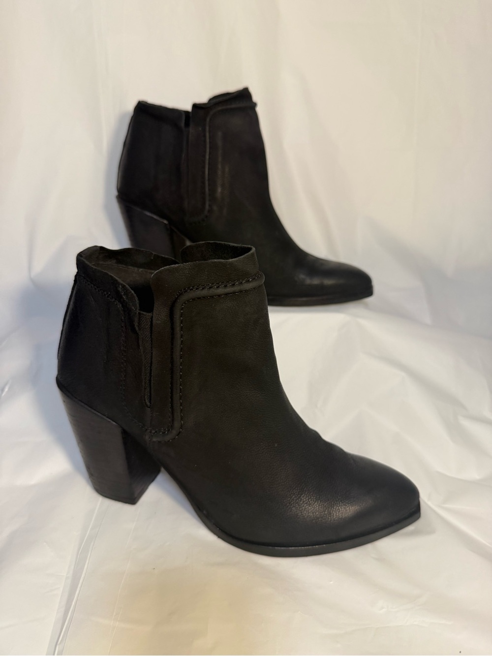 Crevo Ankle Chelsea Boots Women’s US Size 7 Kazzee Black Nubuck Leather Slip On